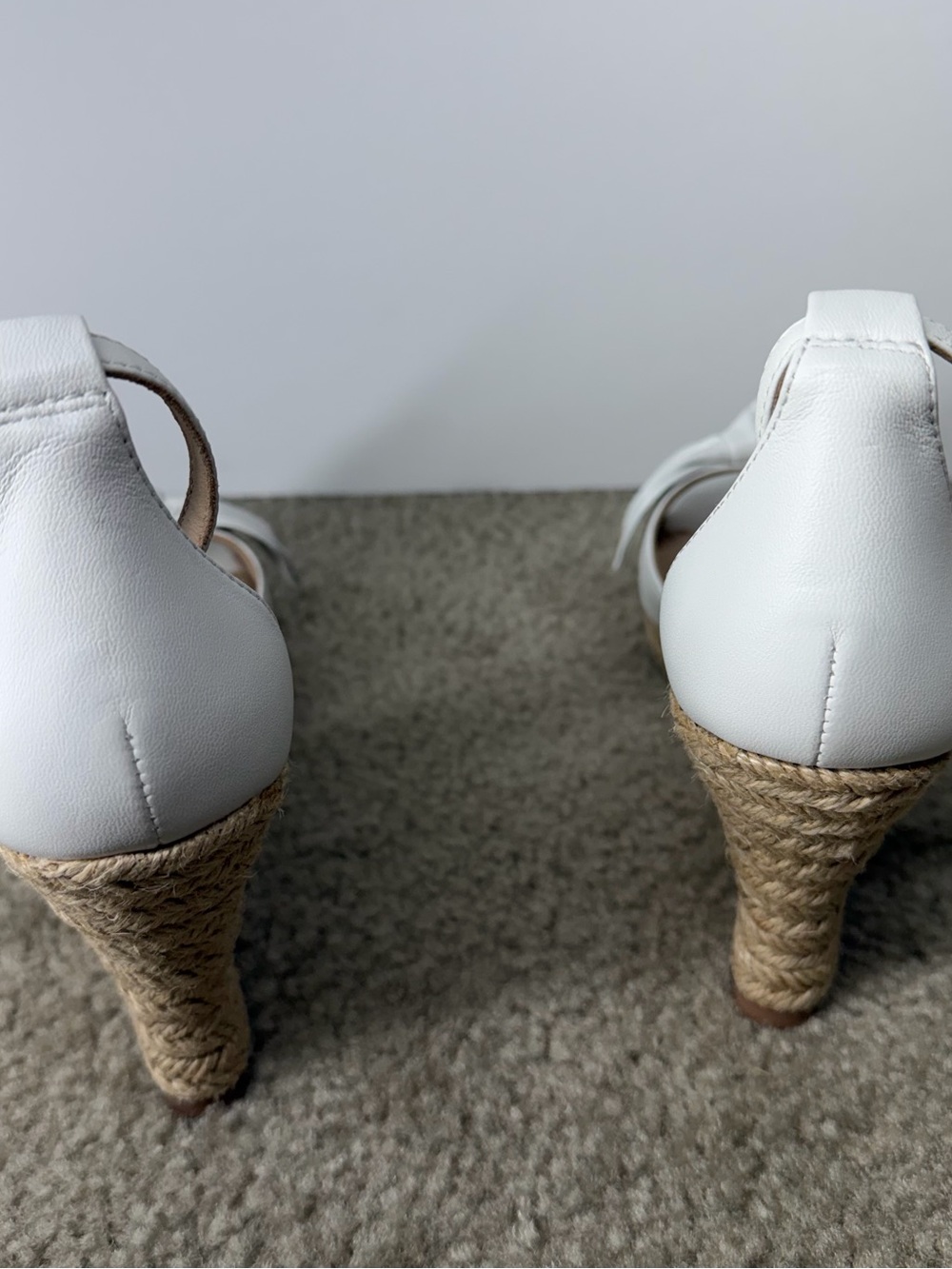 Tory Burch White Knotted Espadrille Wedge Sandals with Gold Logo - Picture 4 of 9